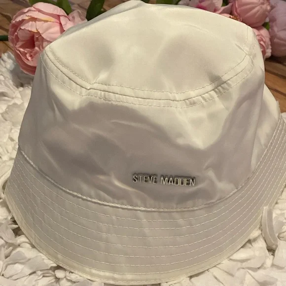 Steve Madden | Accessories | Steve Madden White Bucket Hat  display picture 3